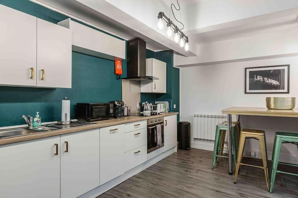 Vip City Centre Apartment With Secure Free Parking Liverpool Bagian luar foto